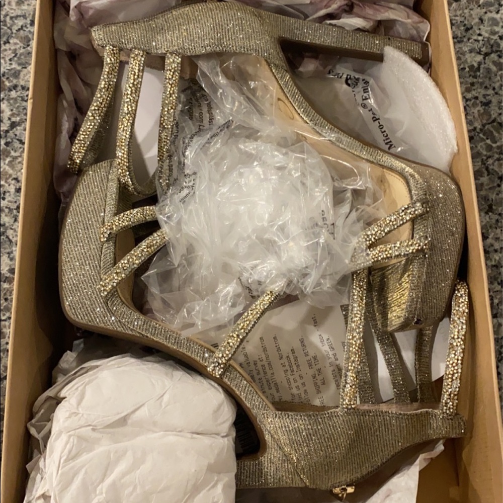 Jessica Simpson Wedding Collection - Picture 3 of 3